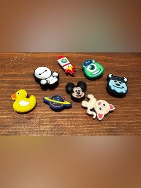 Lot Of Miscellaneous Croc Shoe Giblets Accessories Disney Charms